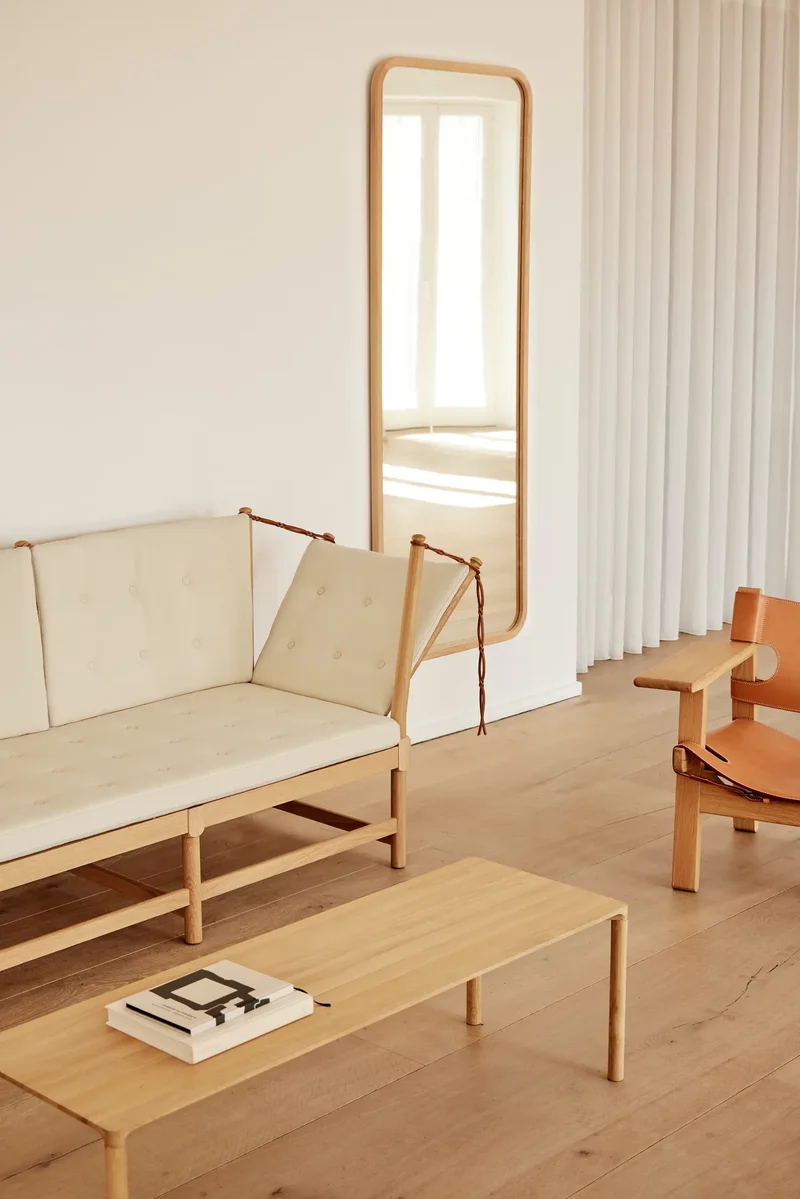 Piloti Wood Table