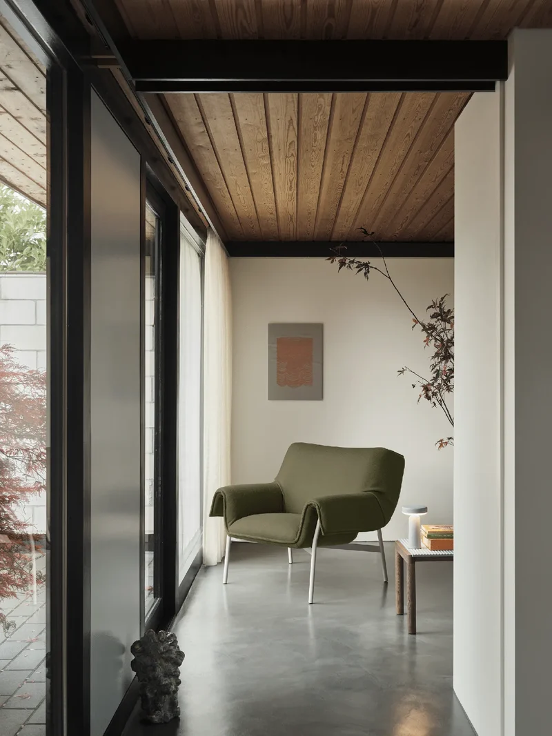 Wrap Lounge Chair