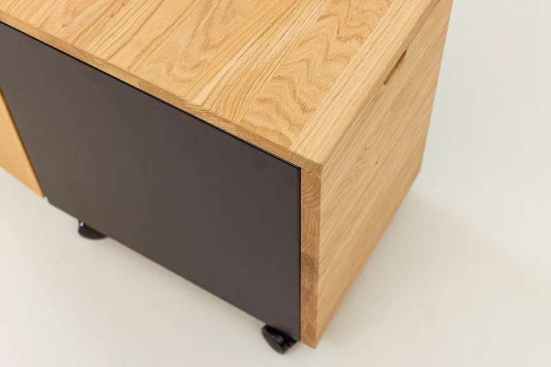 Mobile cabinet