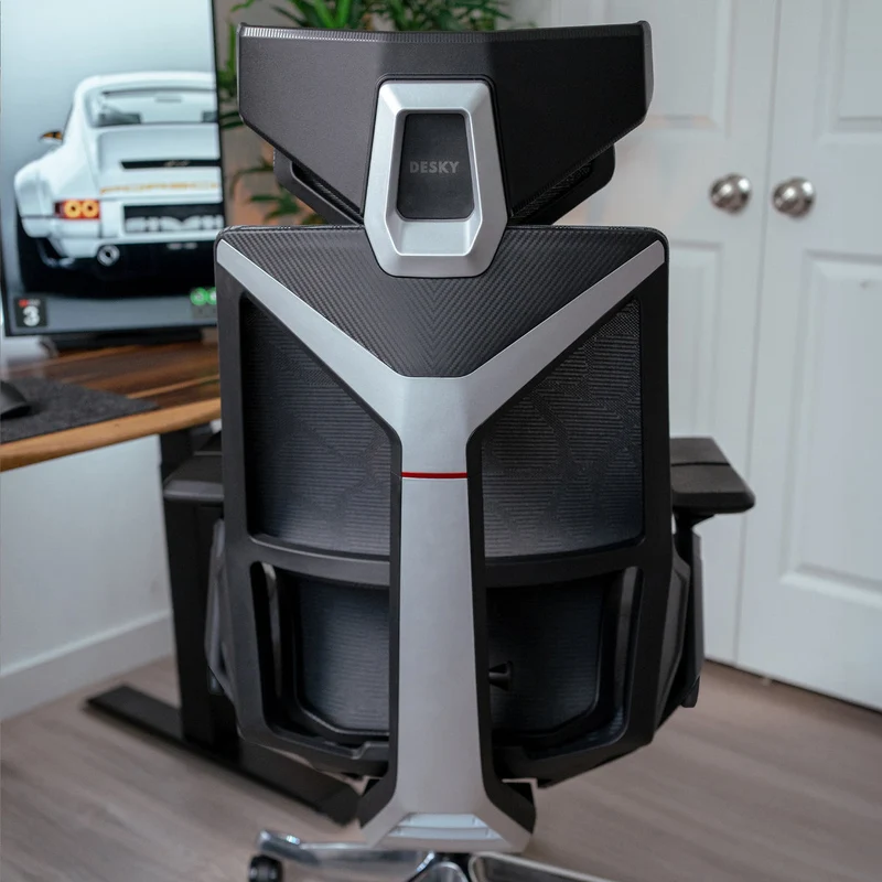 Desky Vanguard Gaming Chair