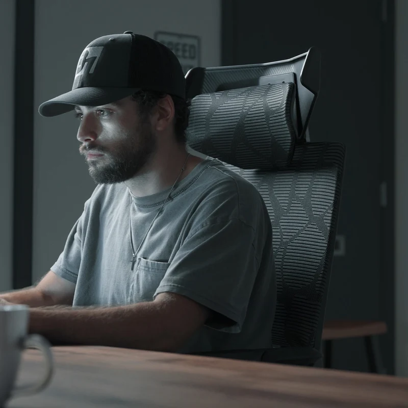 Desky Vanguard Gaming Chair