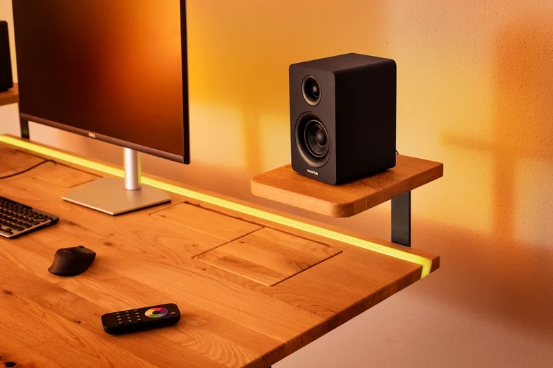 Floating speaker stands