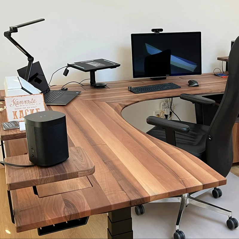 Floating speaker stands