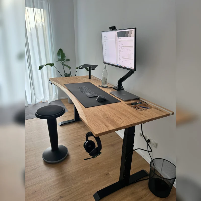 Headphones holder
