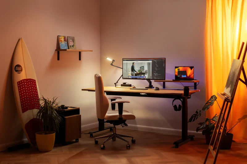 Adjustable LED lamp