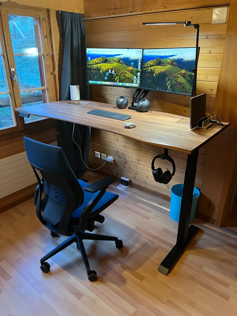 Adjustable LED lamp