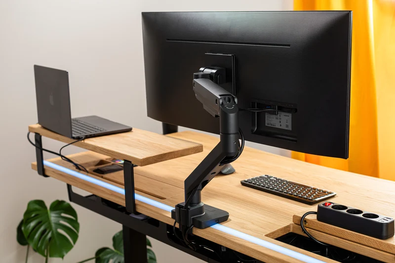 Monitor arm