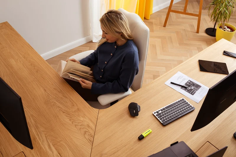 L shaped corner sit-stand desk with extended cable management